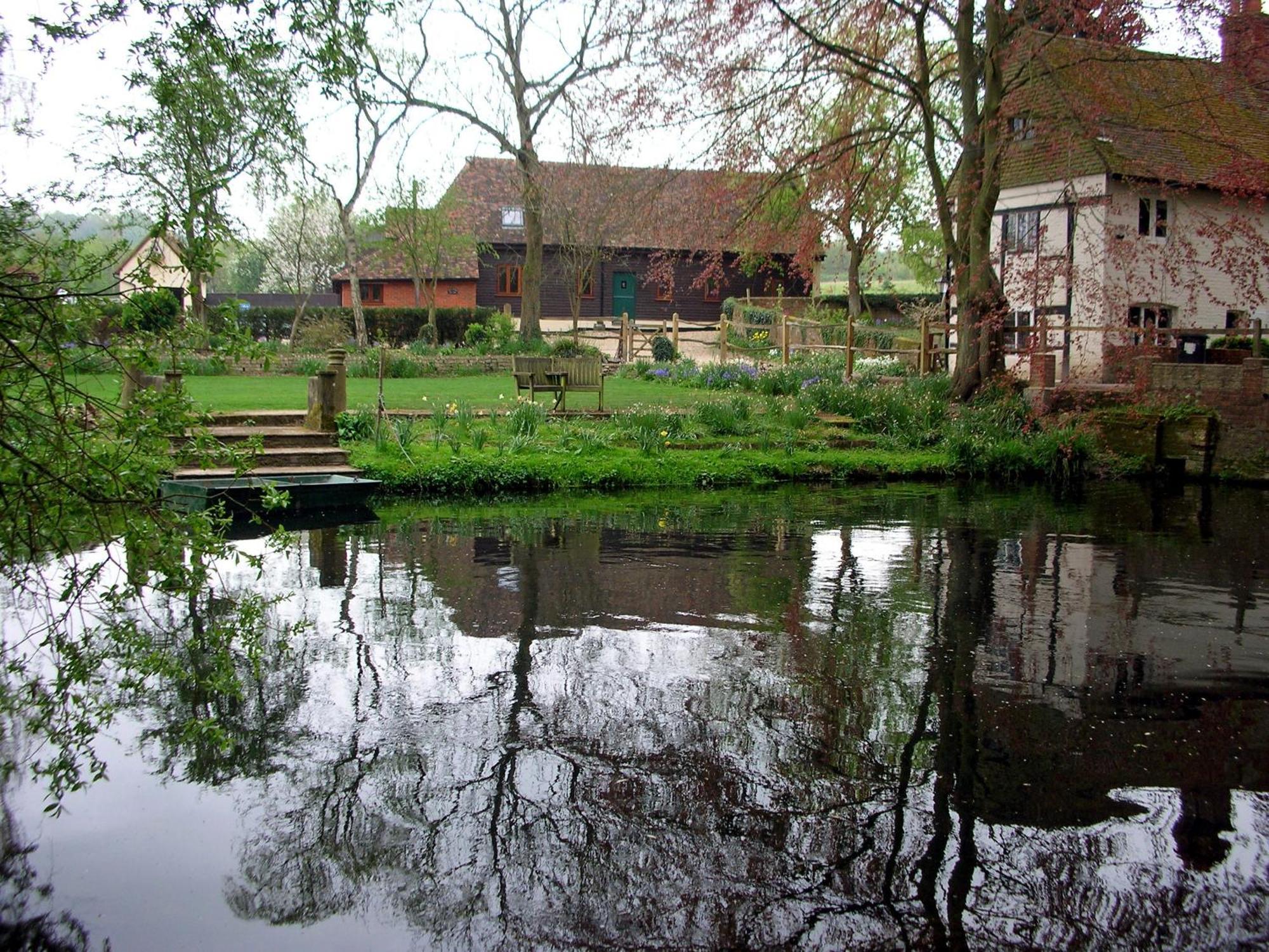 Upper Neatham Mill Bed & Breakfast Alton  Exterior photo